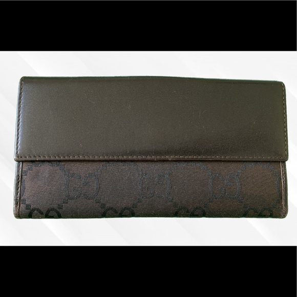 Gucci Handbags - Authentic Gucci Wallet